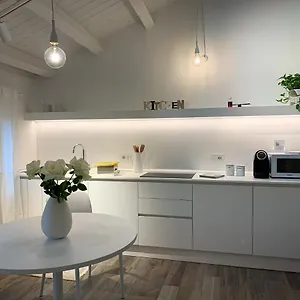 al-sagraeto-white-apartment.hotelinveneto.com/